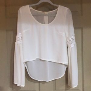Ladies NEW sheer white lace top-MED-Bell Sleeves